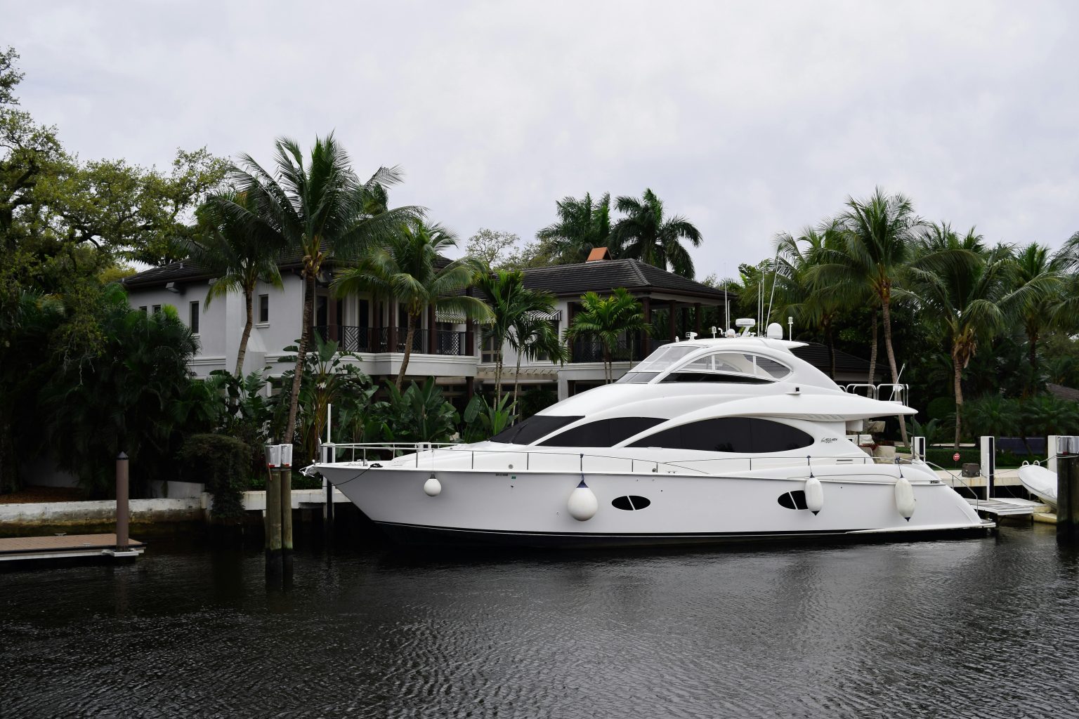 Expert boat and marine detailing service in Bluffton SC by Lux Detailer