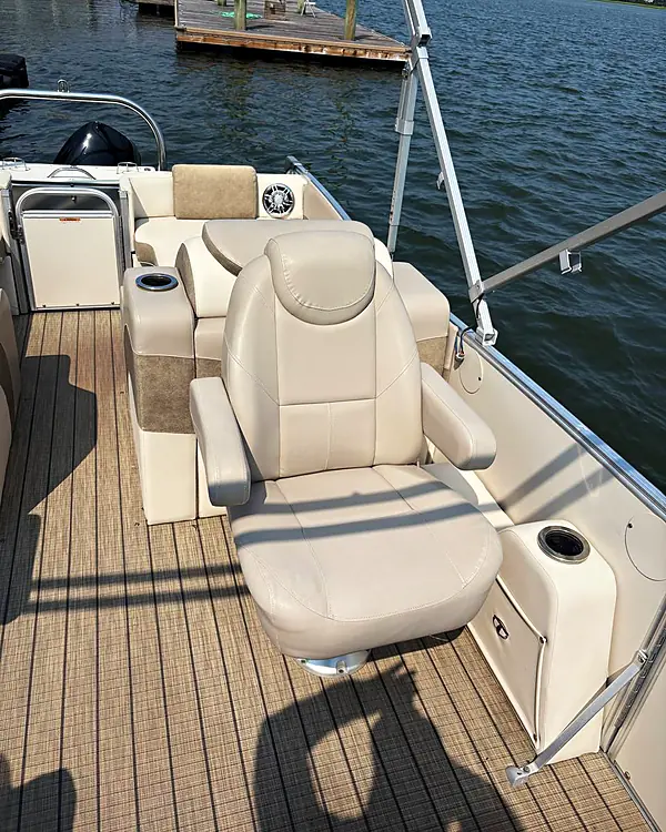 Pontoon Captain Chair boat detailing by Lux Detailer, mobile detailing in Beaufort, SC