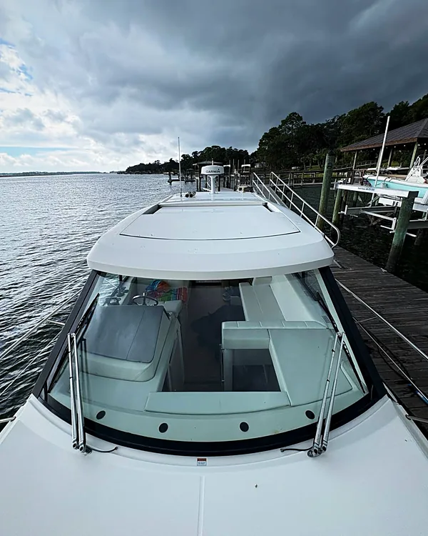 Cabin Cruiser boat detailing by Lux Detailer, mobile detailing in Savannah, GA